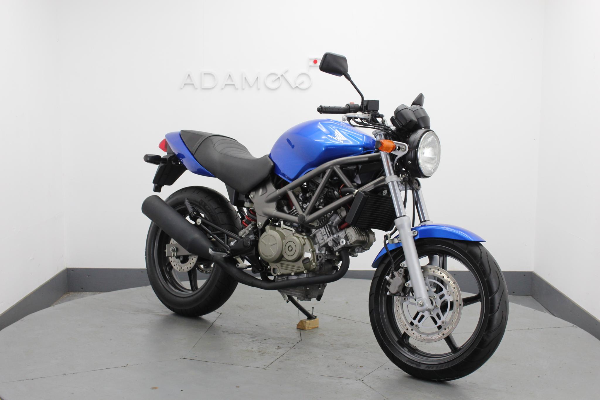 Honda VTR 250 - Adamoto - Motorcycles from Japan