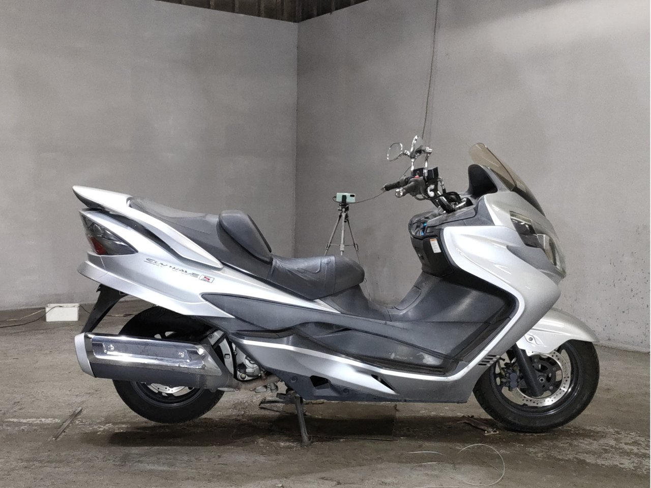 Suzuki Skywave 250S - Adamoto - Motorcycles from Japan