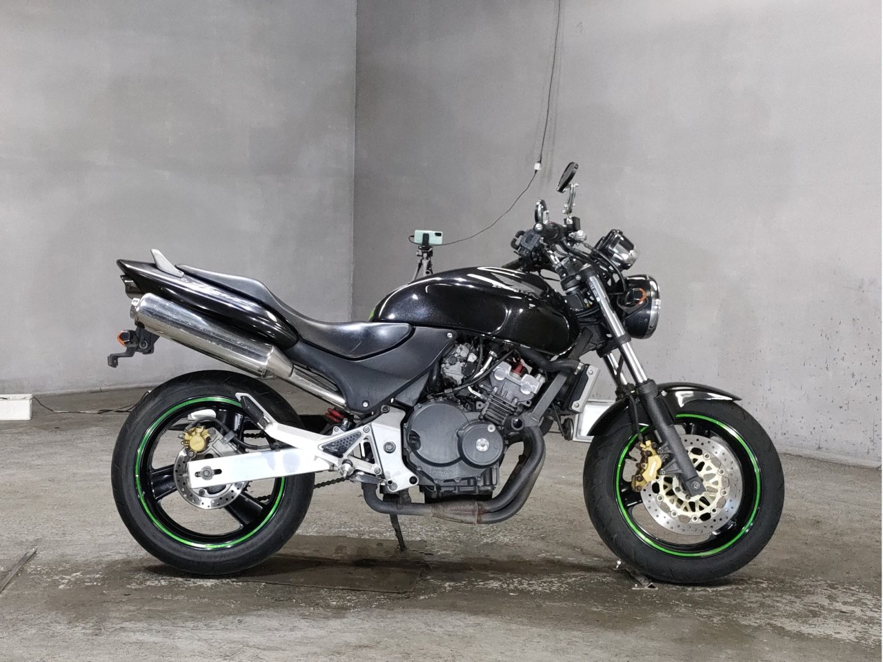 Honda Hornet 250 - Adamoto - Motorcycles from Japan