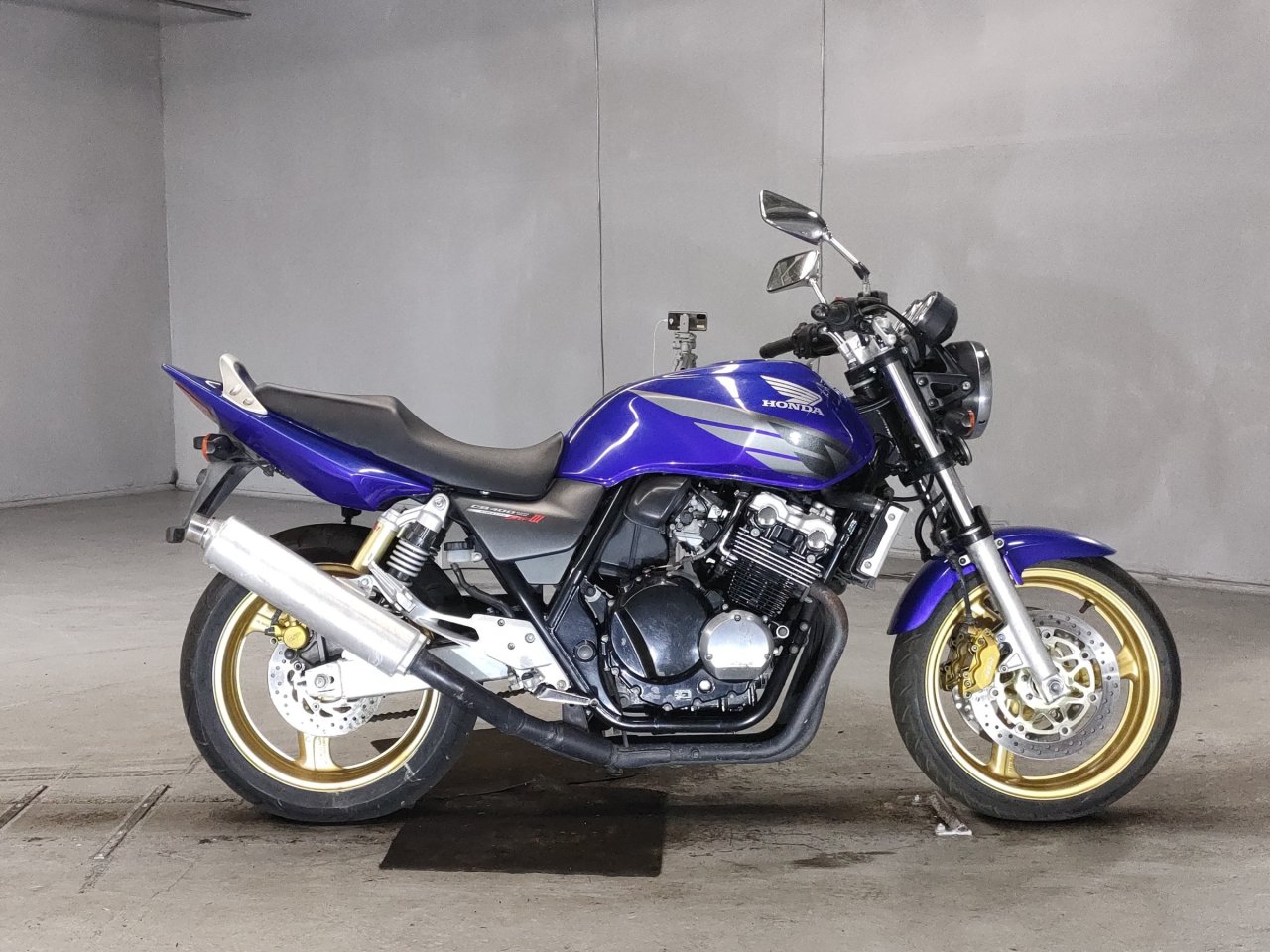 Honda CB400SF VTEC Spec 3 - Adamoto - Motorcycles from Japan
