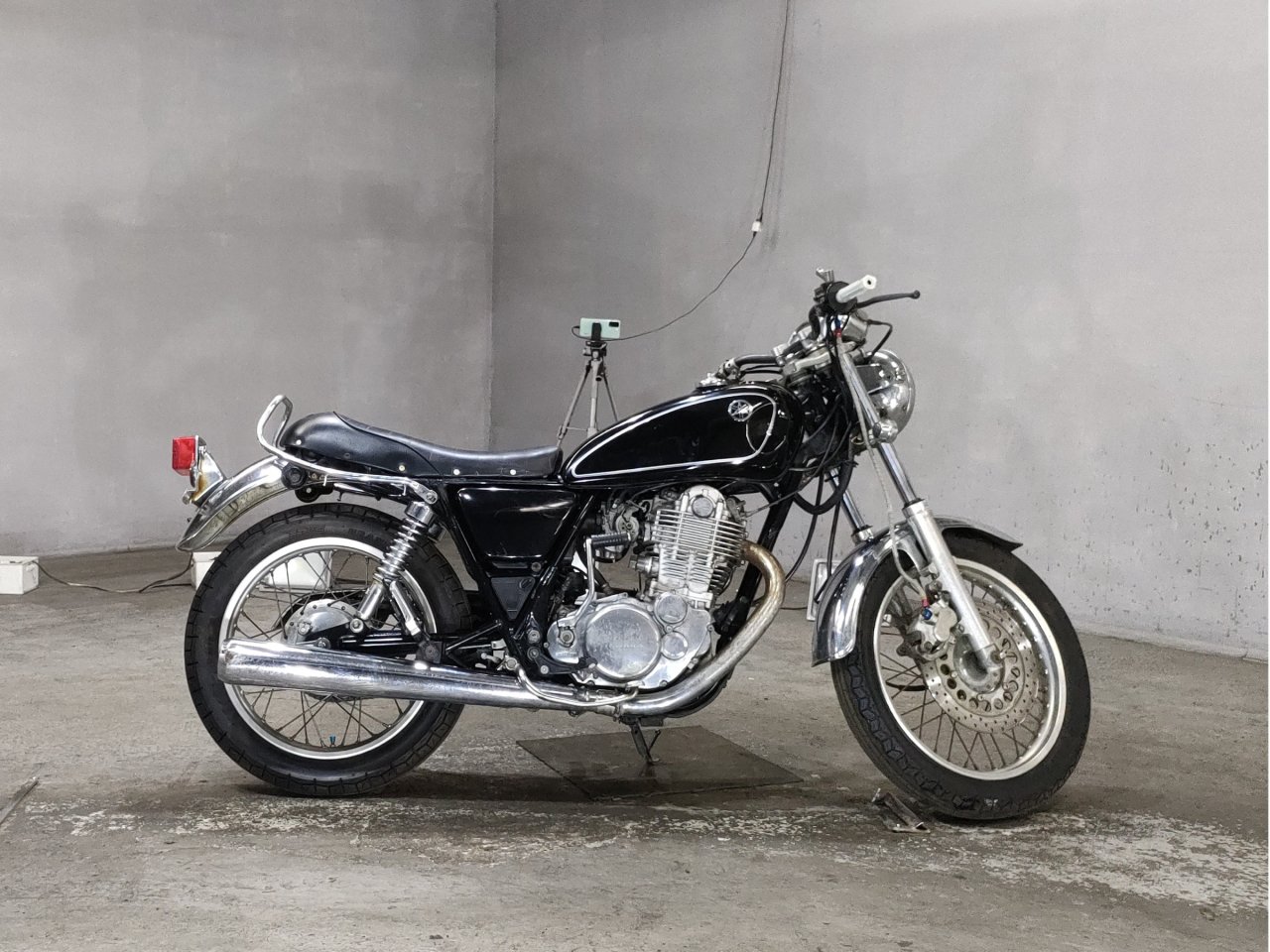 Yamaha SR400 - Adamoto - Motorcycles from Japan