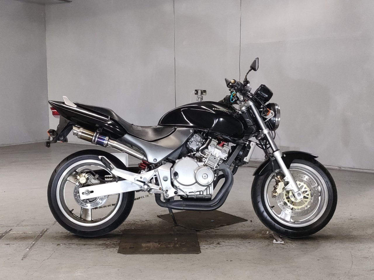 Honda Hornet 250 - Adamoto - Motorcycles from Japan