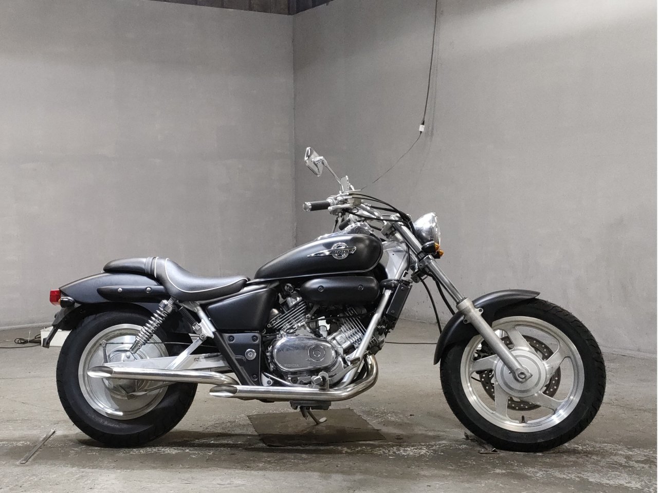 Honda magna 250 deals custom