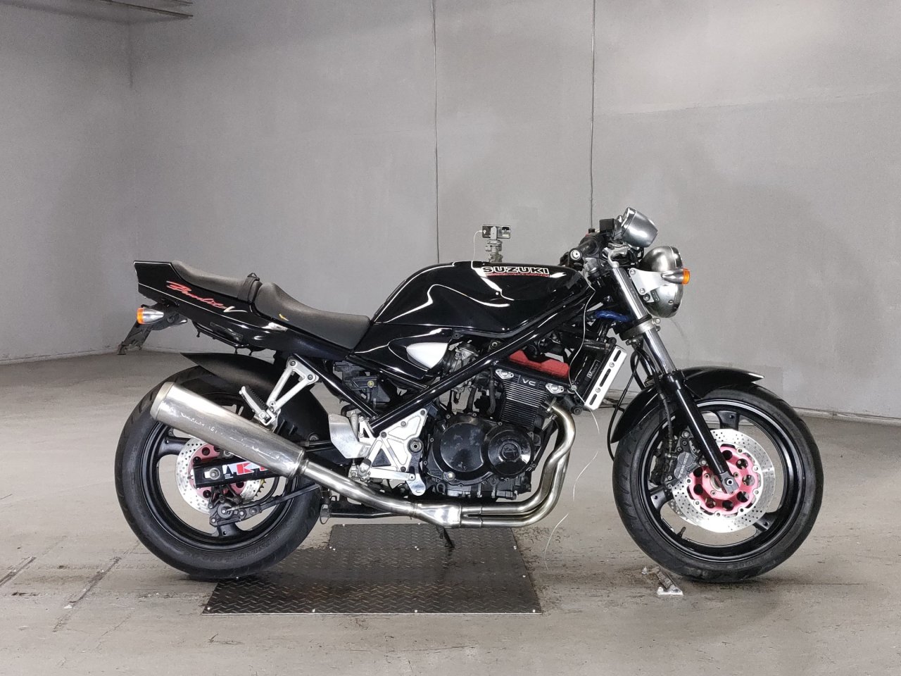 Suzuki Bandit 400V - Adamoto - Motorcycles from Japan