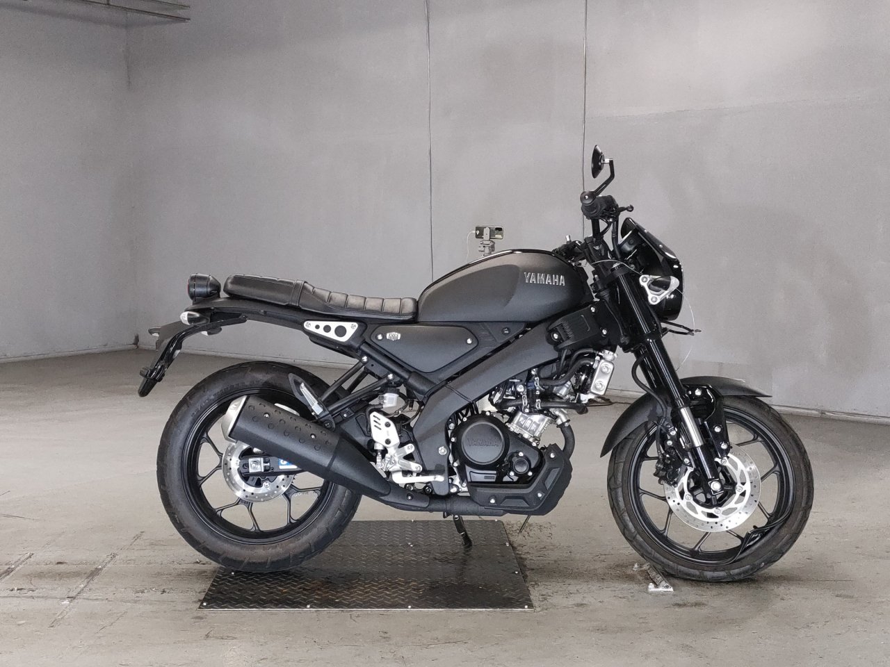 Yamaha XSR155 - Adamoto - Motorcycles from Japan