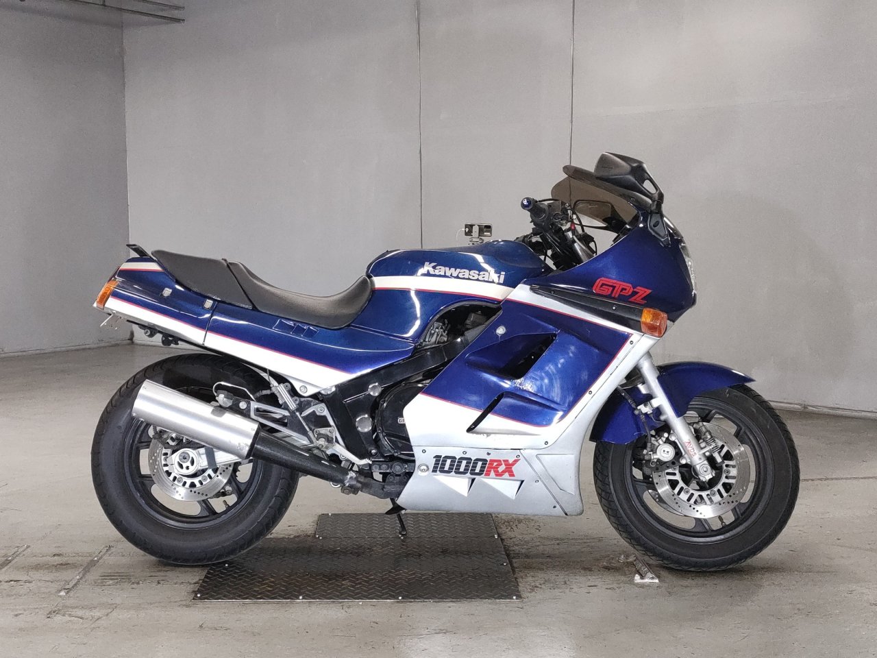 Kawasaki GPZ1000RX - Adamoto - Motorcycles from Japan