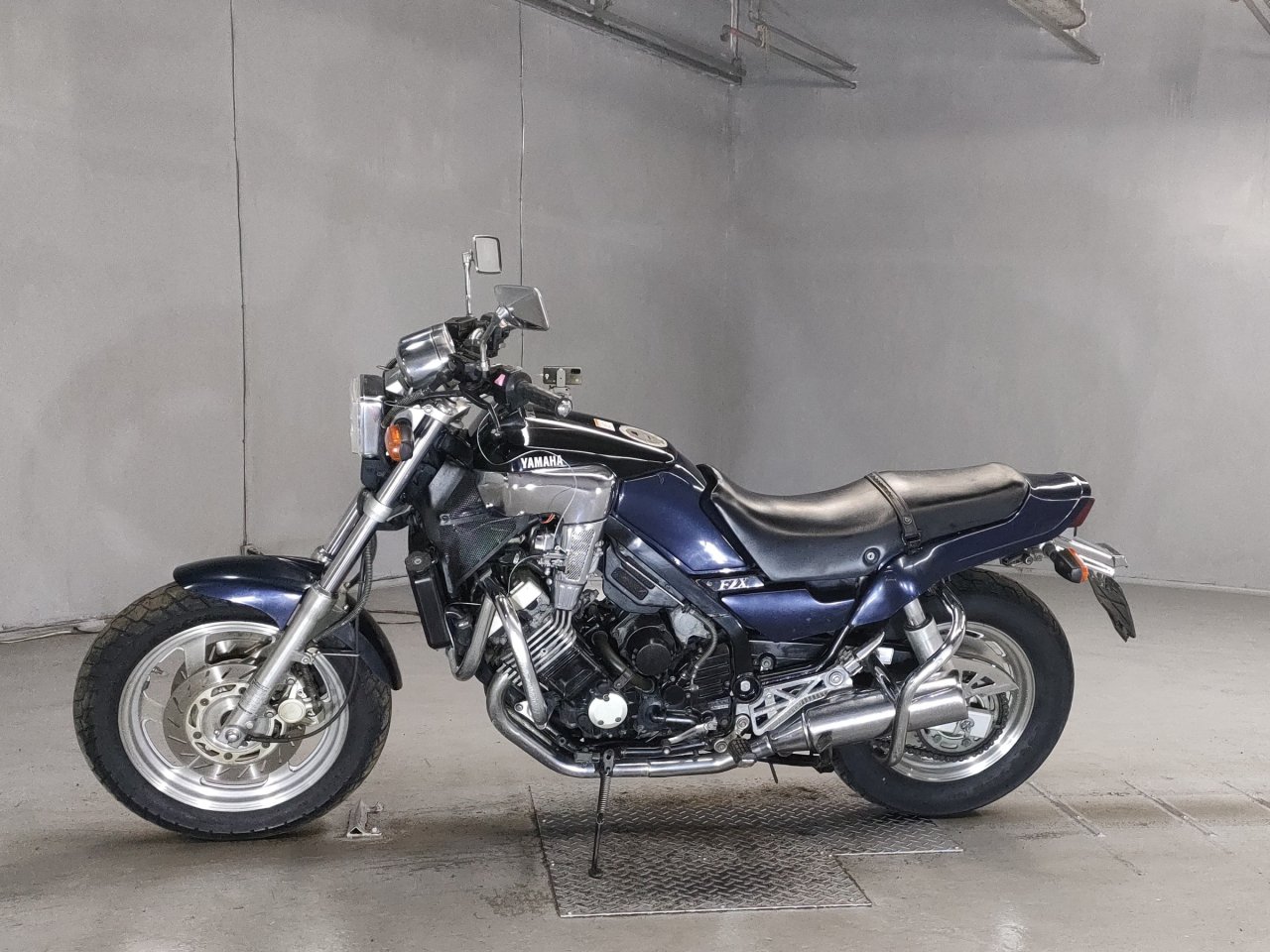 Yamaha FZX750 - Adamoto - Motorcycles from Japan