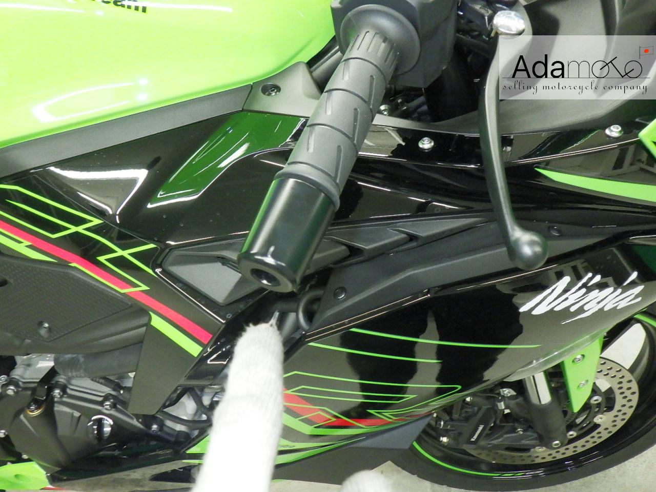 Kawasaki ZX 4RR - Adamoto - Motorcycles from Japan