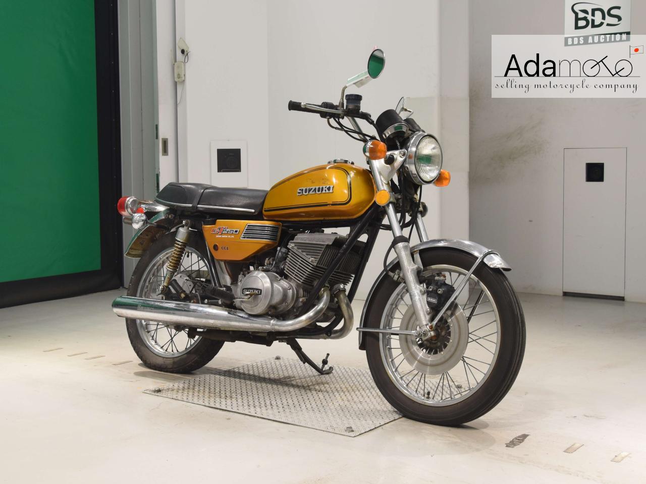 Suzuki GT250 - Adamoto - Motorcycles from Japan