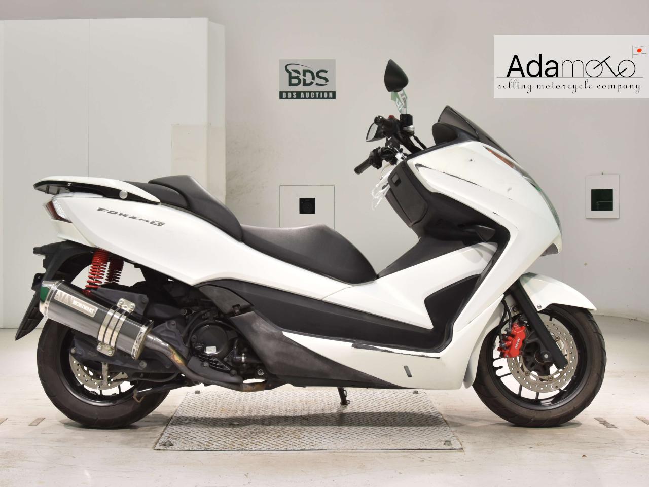 Honda FORZA SI - Adamoto - Motorcycles from Japan