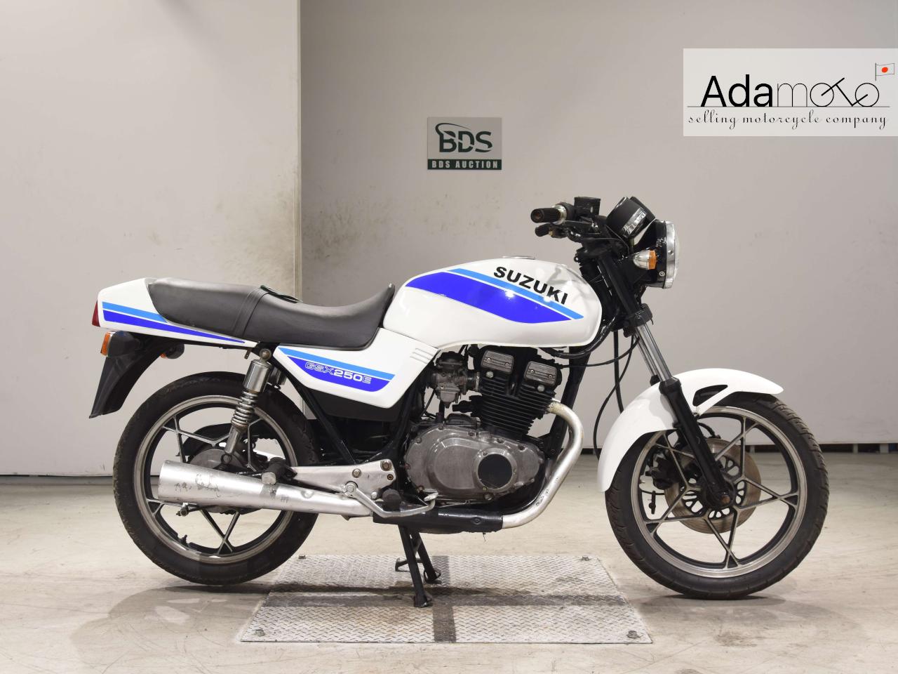 Suzuki GSX250E - Adamoto - Motorcycles from Japan