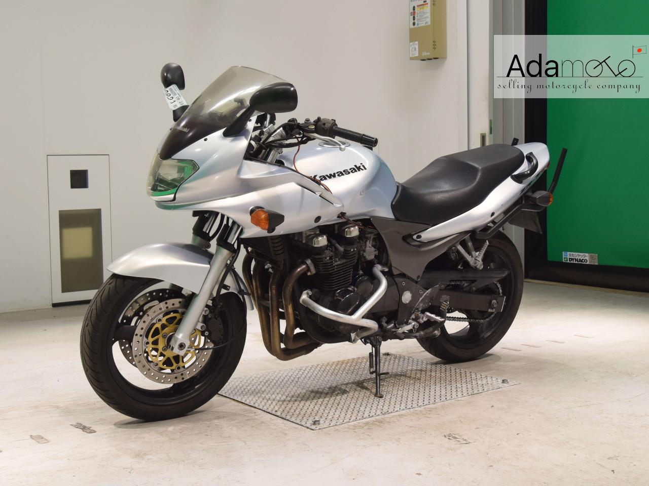 Kawasaki ZR 7S - Adamoto - Motorcycles from Japan