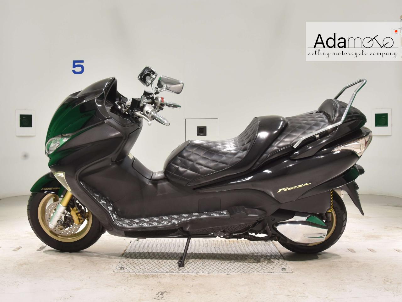 Honda FORZA ZA - Adamoto - Motorcycles from Japan