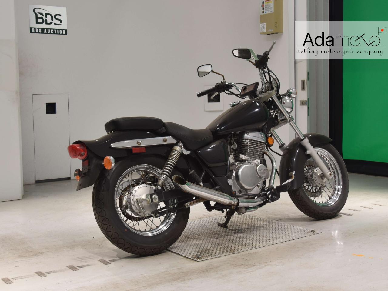 Suzuki GZ250 - Adamoto - Motorcycles from Japan
