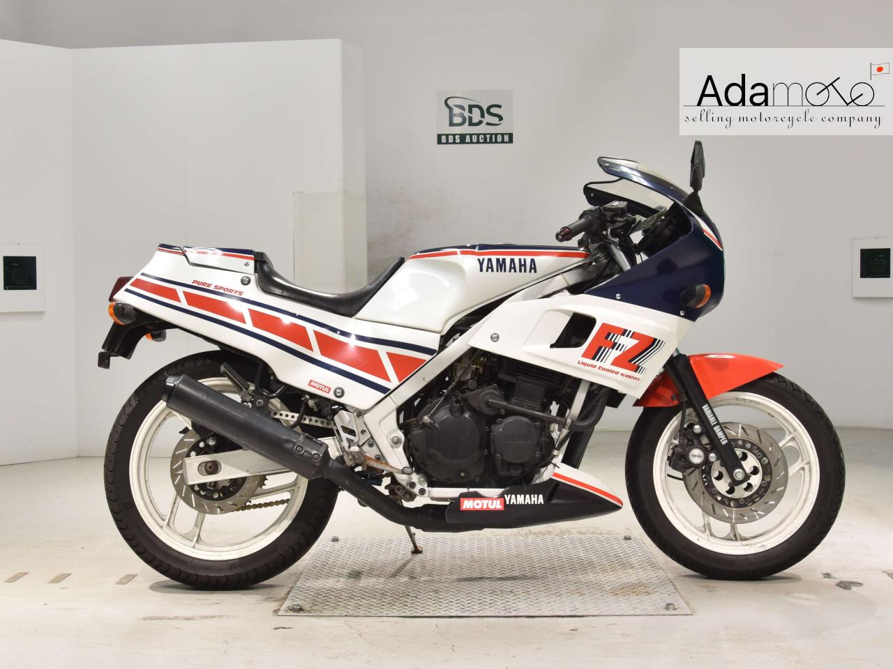 Yamaha FZ400R - Adamoto - Motorcycles from Japan