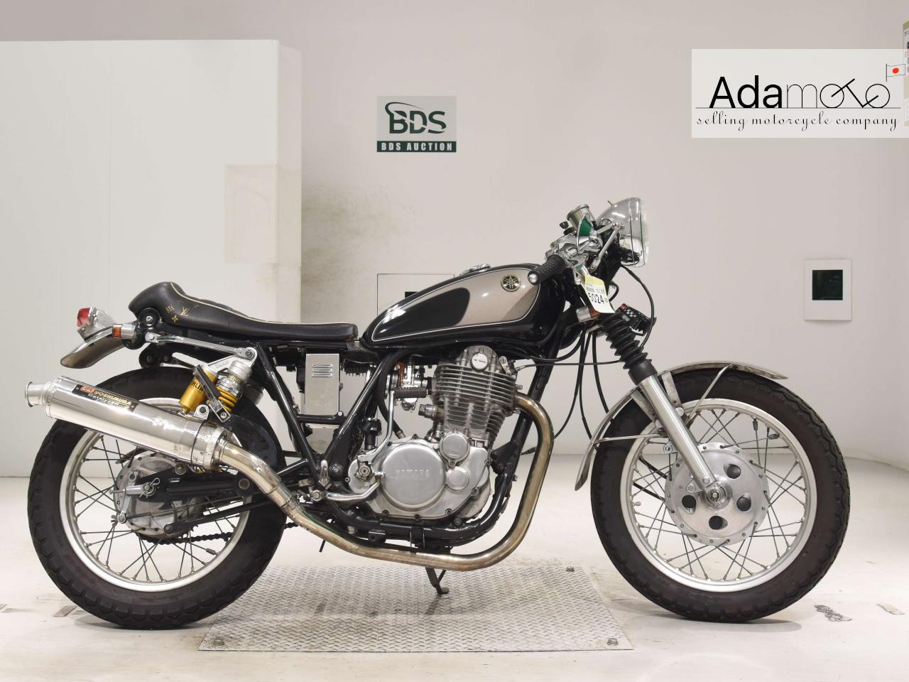 Yamaha SR400 2 - Adamoto - Motorcycles from Japan