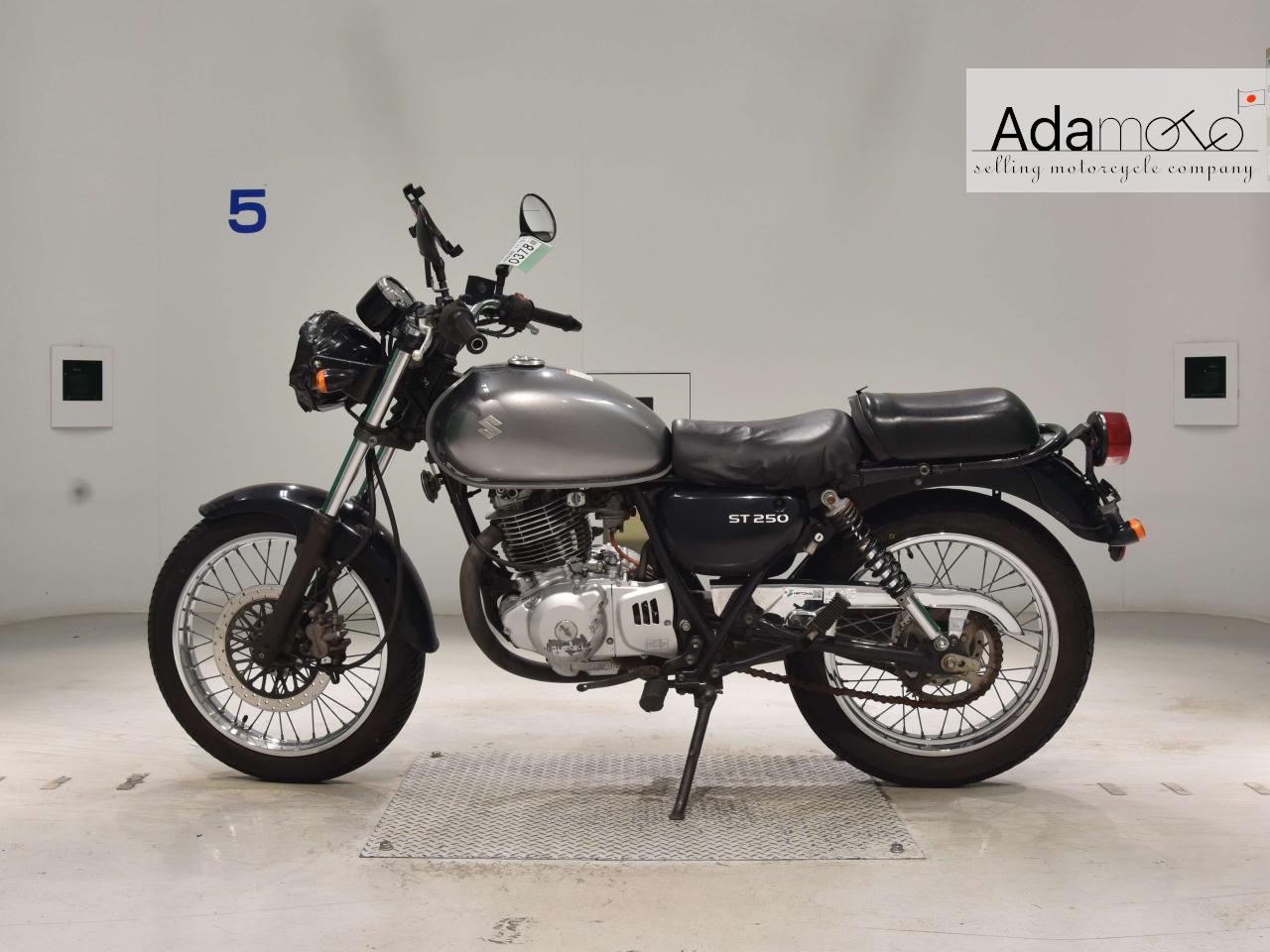 Suzuki ST250 - Adamoto - Motorcycles from Japan