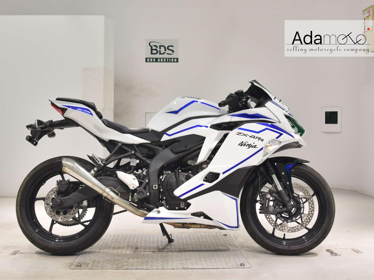 Kawasaki ZX 25R - Adamoto - Motorcycles from Japan