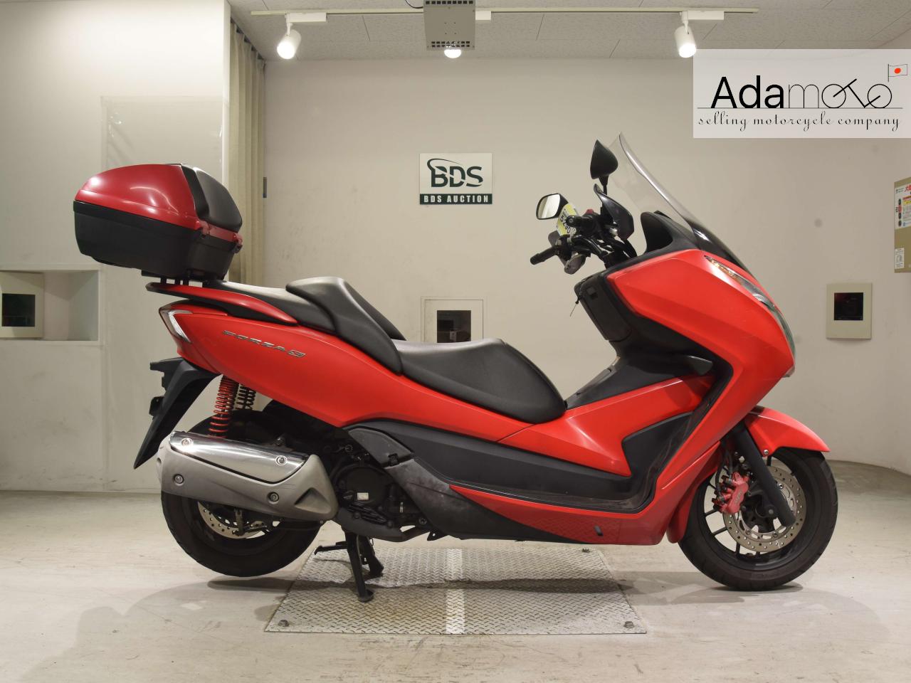 Honda FORZA SI - Adamoto - Motorcycles from Japan