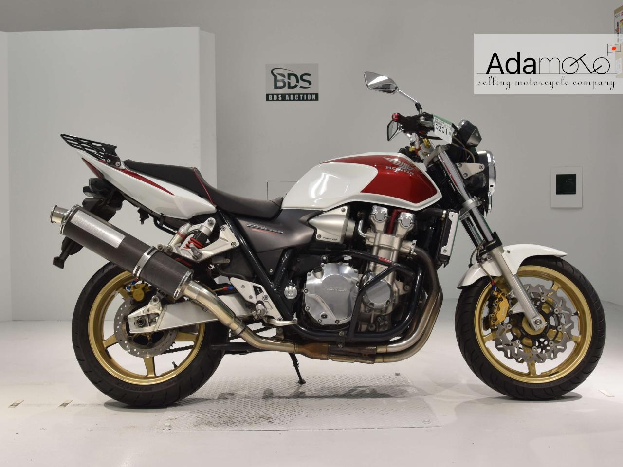 Honda CB1300SF 2 - Adamoto - Motorcycles from Japan