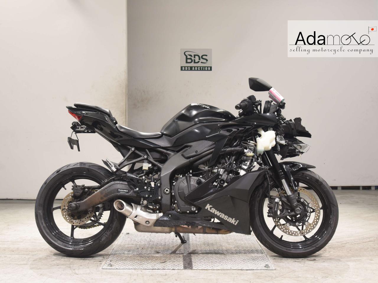 Kawasaki ZX 25R - Adamoto - Motorcycles from Japan