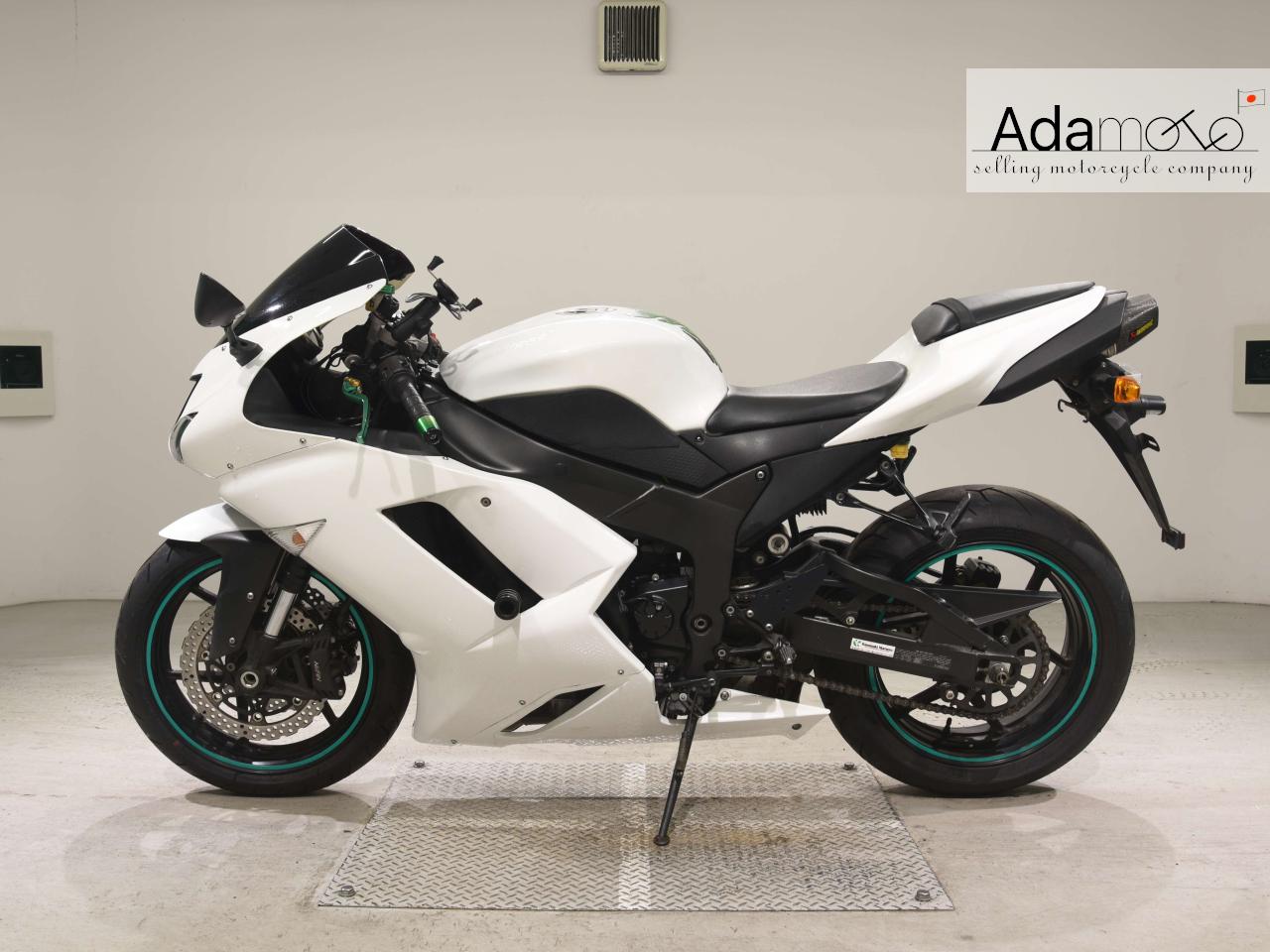 Kawasaki ZX 6R - Adamoto - Motorcycles from Japan