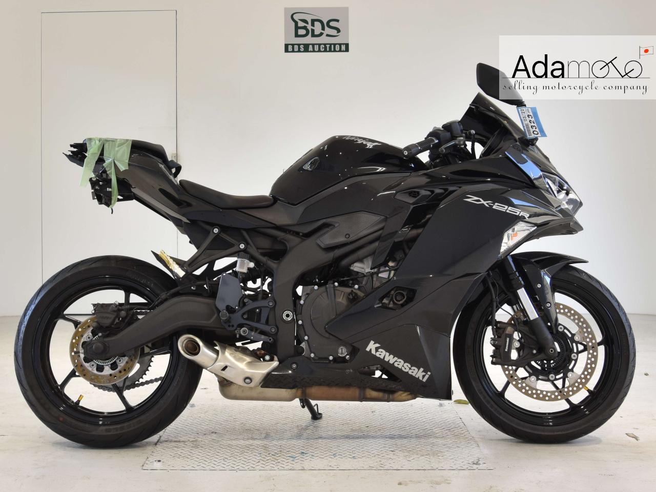 Kawasaki ZX-25R - Adamoto - Motorcycles from Japan