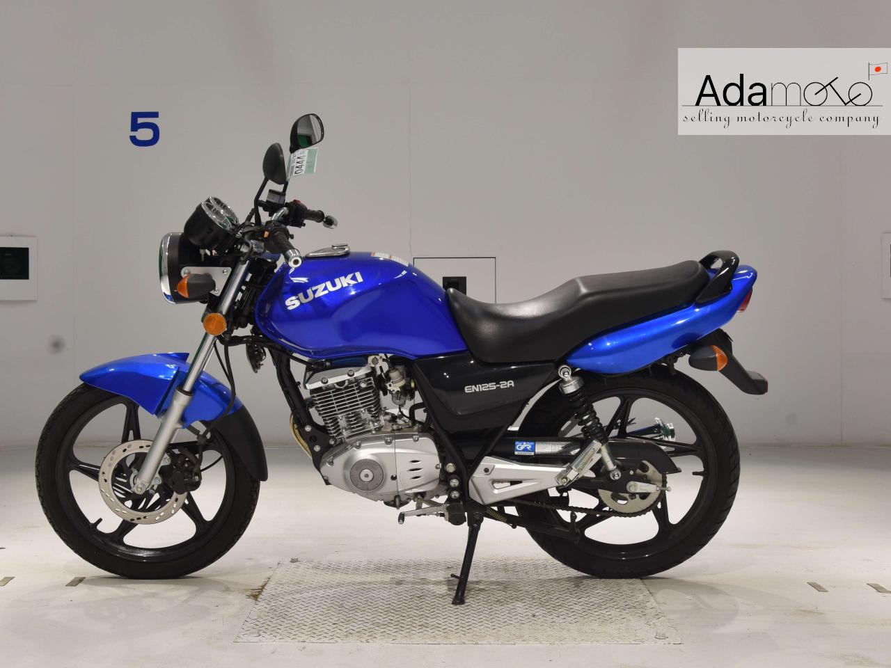 Suzuki EN125-2A - Adamoto - Motorcycles from Japan