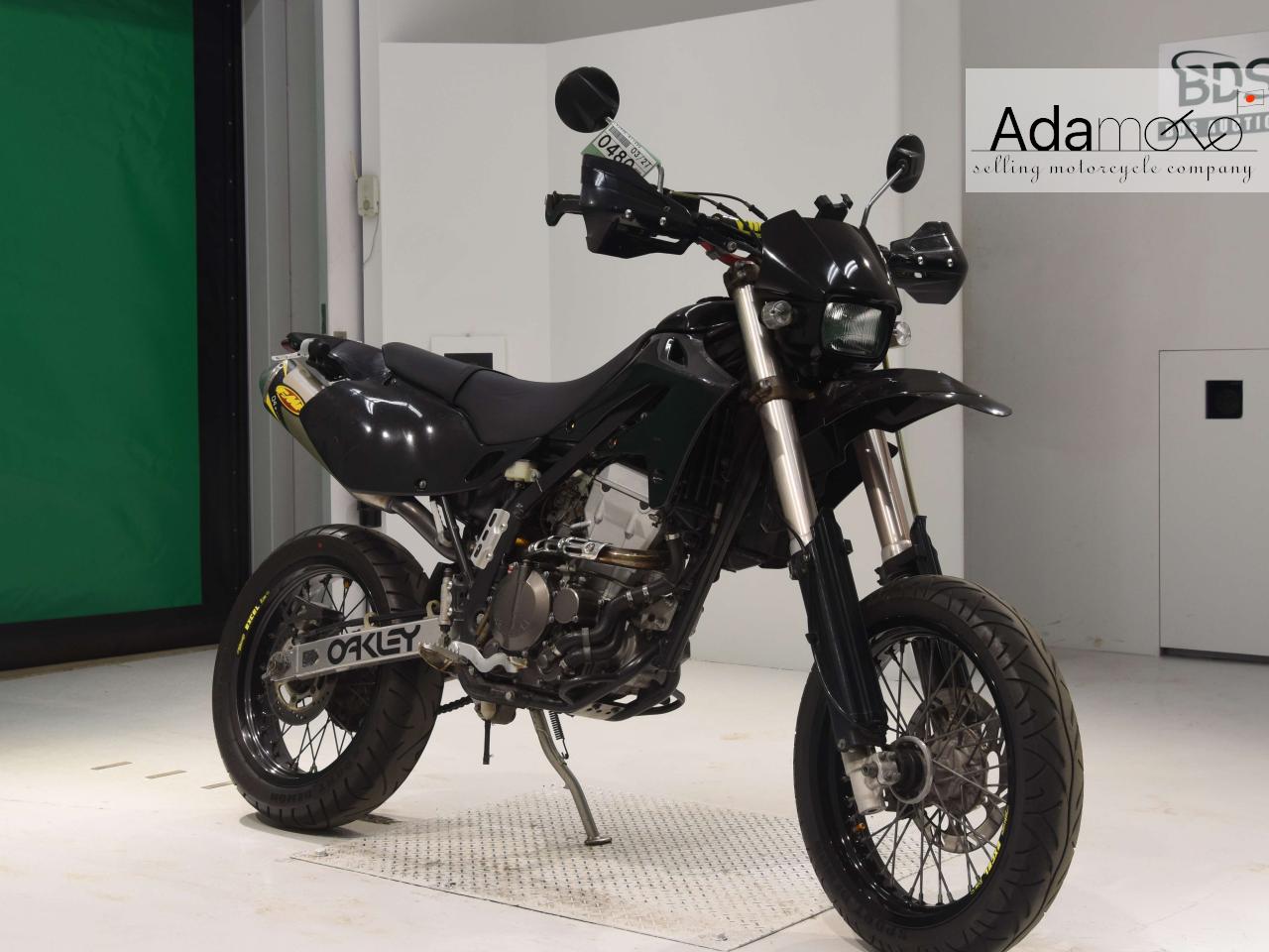 Kawasaki D-TRACKER - Adamoto - Motorcycles from Japan