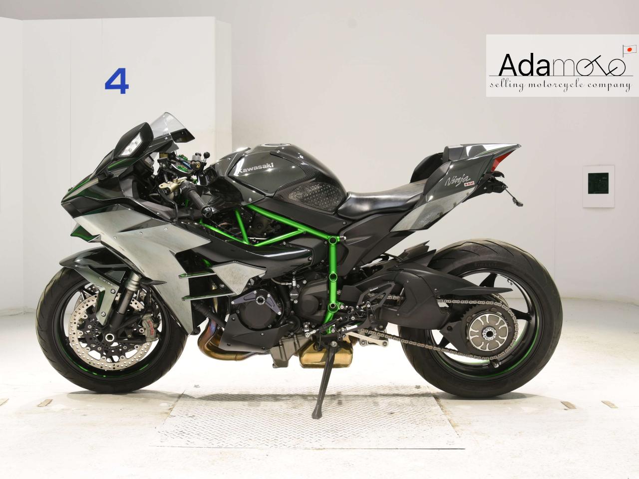 Kawasaki NINJA H2 - Adamoto - Motorcycles from Japan