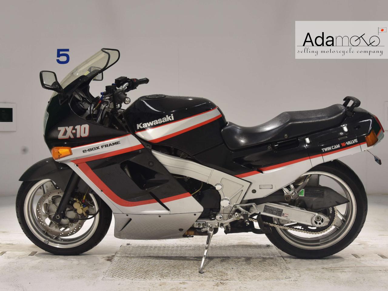 Kawasaki ZX-10 - Adamoto - Motorcycles from Japan