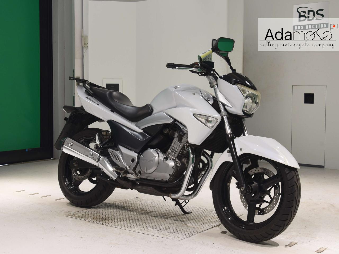 Suzuki GSR250 - Adamoto - Motorcycles from Japan