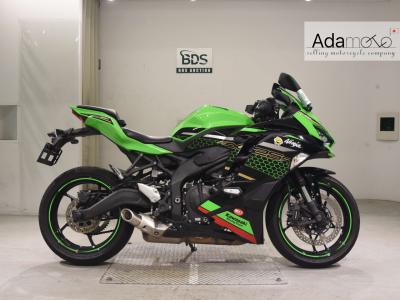 Kawasaki ZX 25R - Adamoto - Motorcycles from Japan